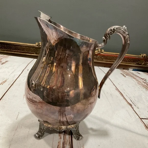 VINTAGE F.B ROGERS SILVERSMITH PITCHER WITH ICE LIP - Picture 11 of 11